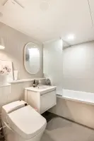 아이보리톤 대형타일로 완성한 미니멀 욕실